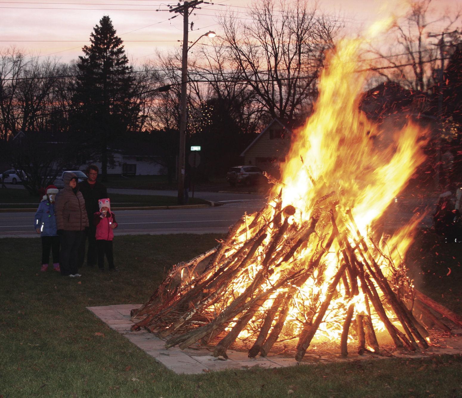 Christmas in the Village McFarland Thistle