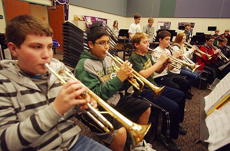 Waunakee Middle School Band performs | Waunakee Tribune | hngnews.com