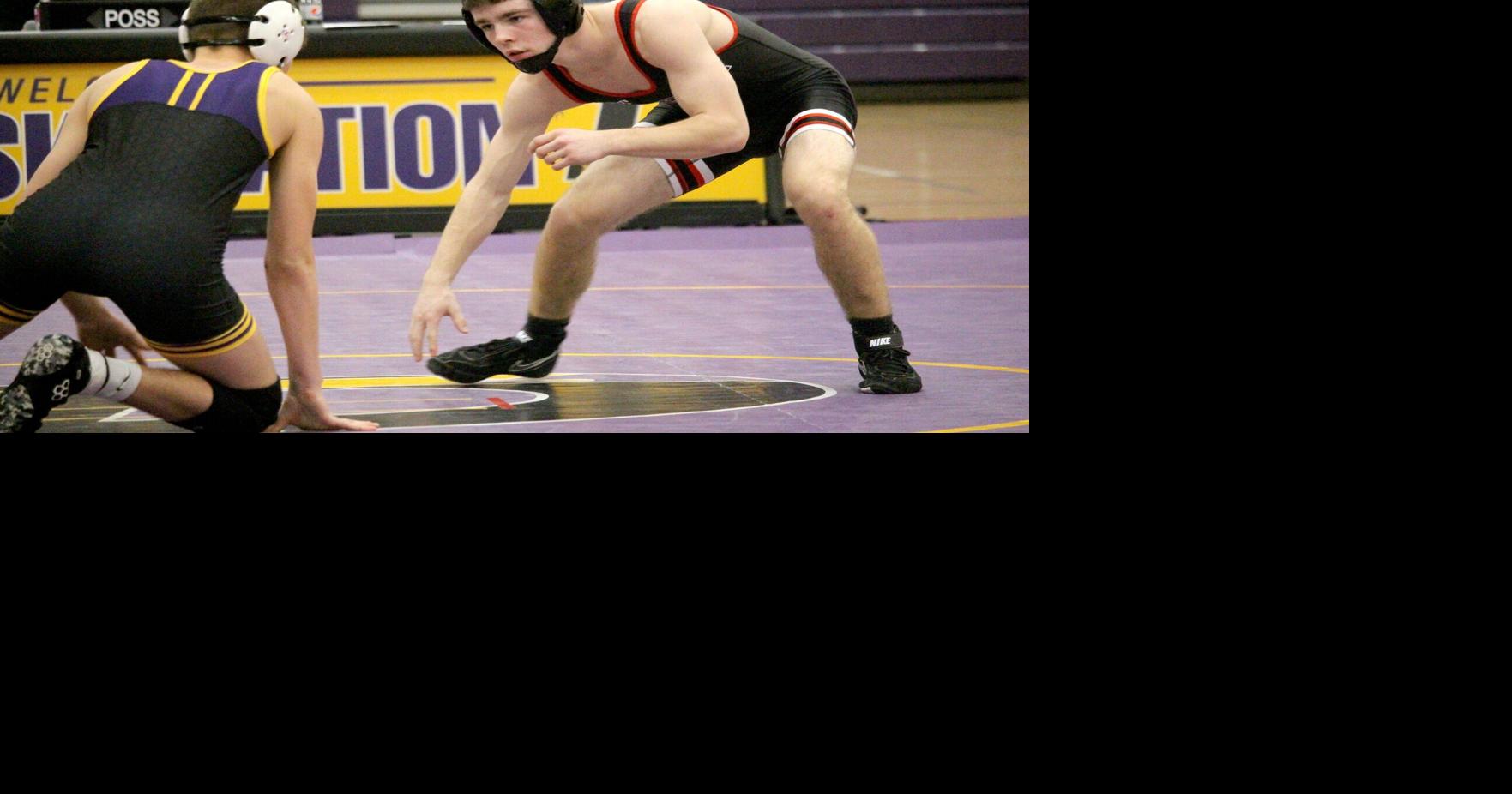 Milton dominates DeForest on the mat in tuneup for Stoughton showdown ...