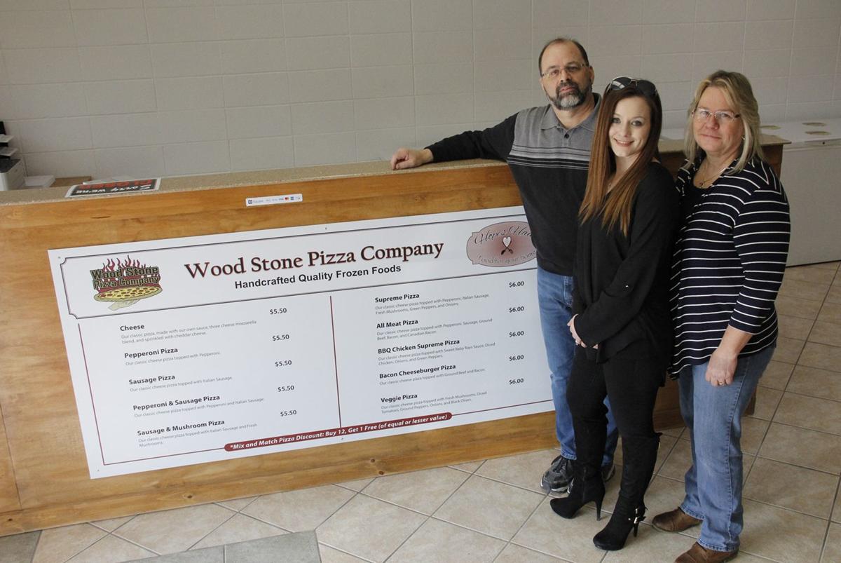 Deerfield S Wood Stone Pizza Company Feeds Resorts And Families On