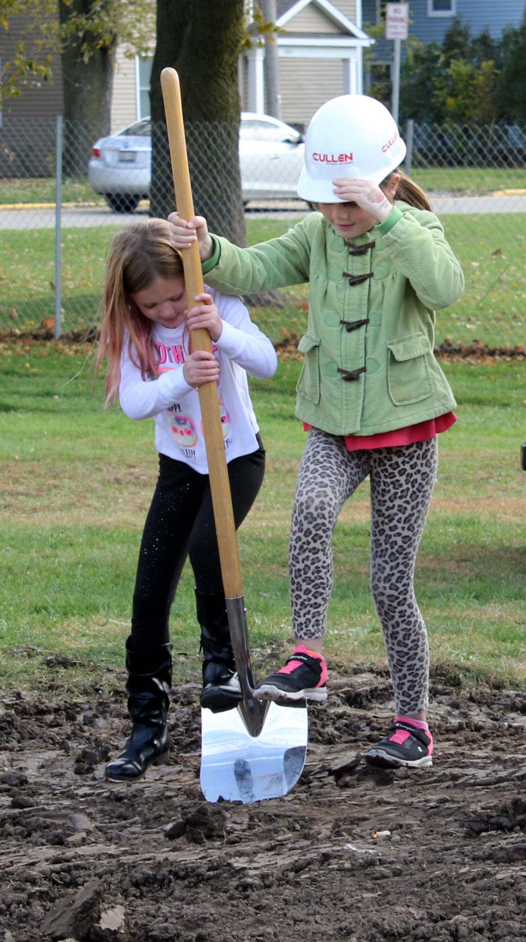 Digging duo