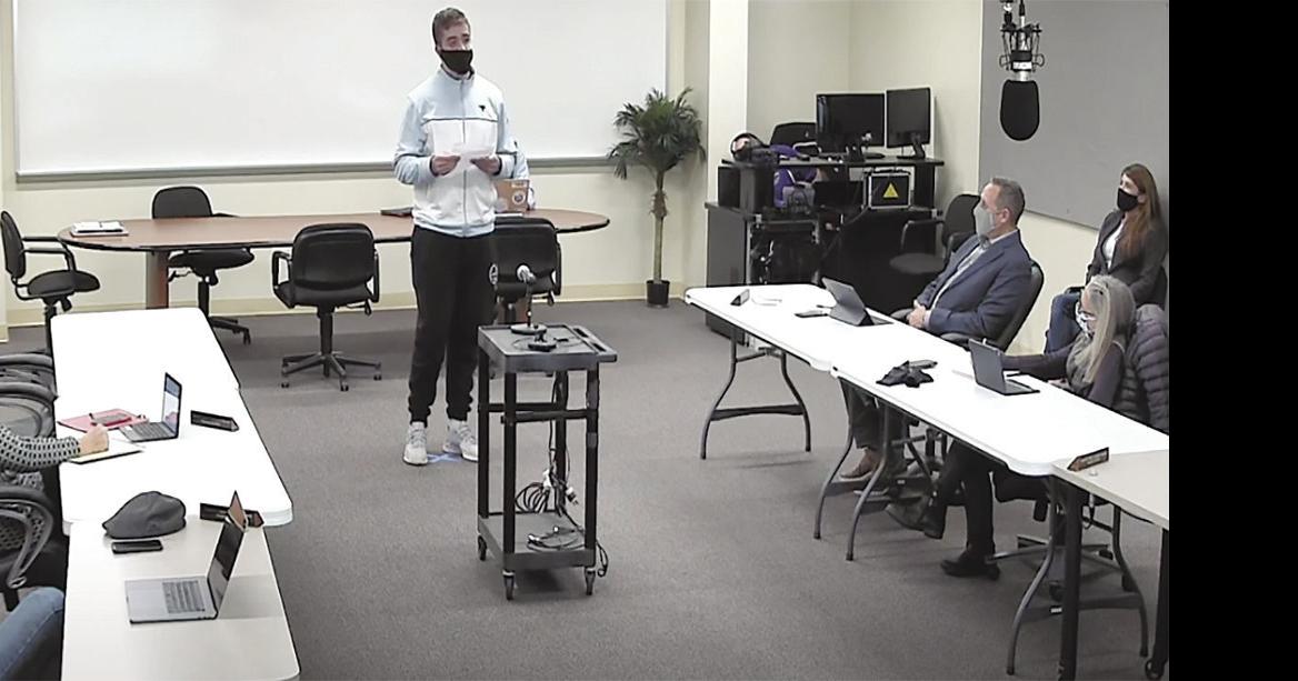 Waunakee students ask district officials to reopen school Waunakee