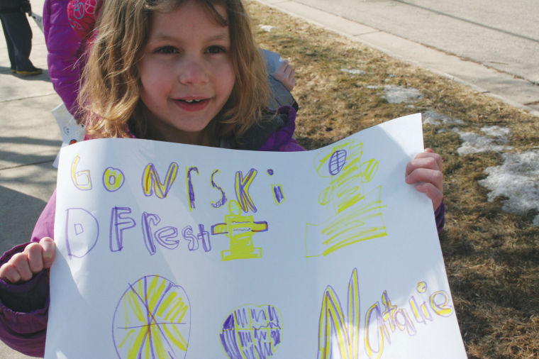Lady Norskies Visit Eagle Point Elementary School