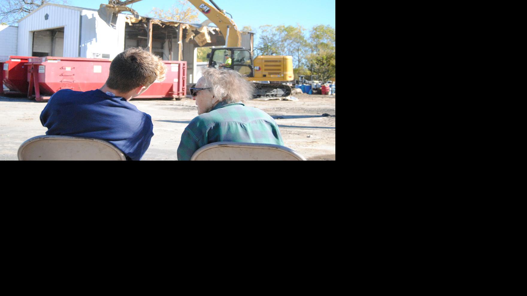 Bringing down the house Lake Mills Leader