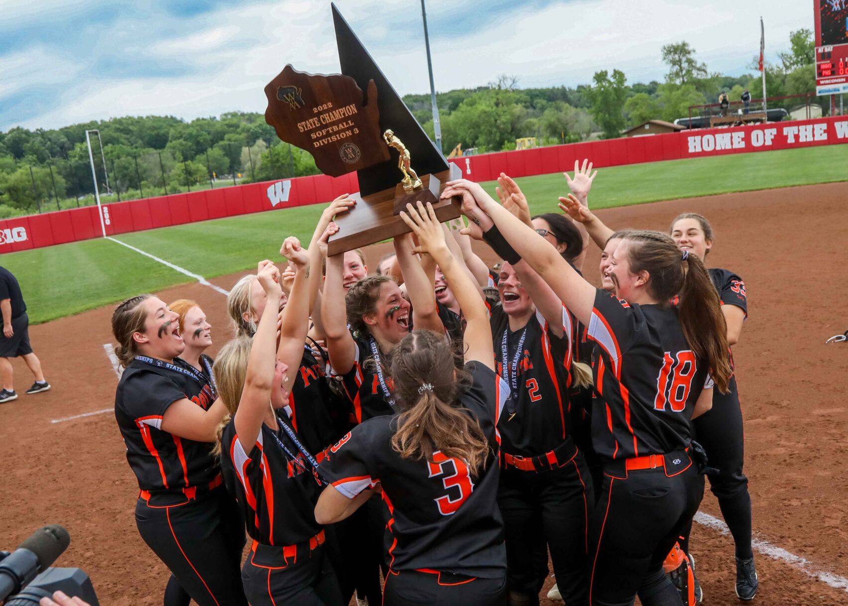 Softball: Loaded Pumas look to repeat as state, Capitol North