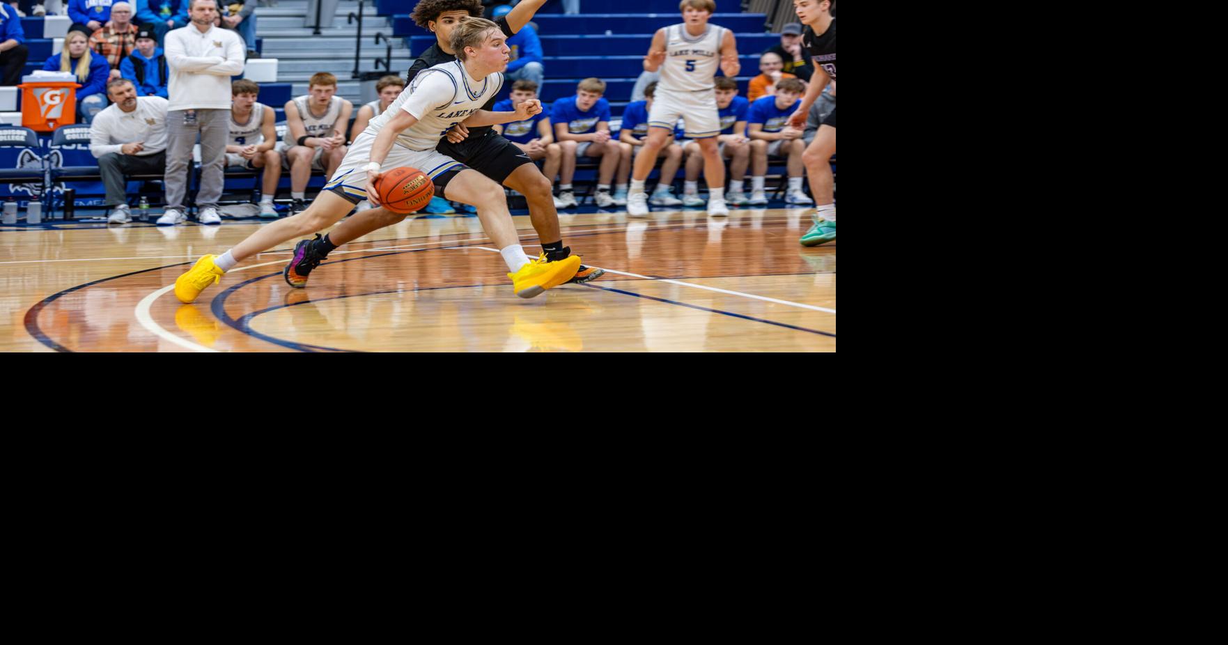 Boys basketball Lake Mills staved off by Waunakee in 60Eight