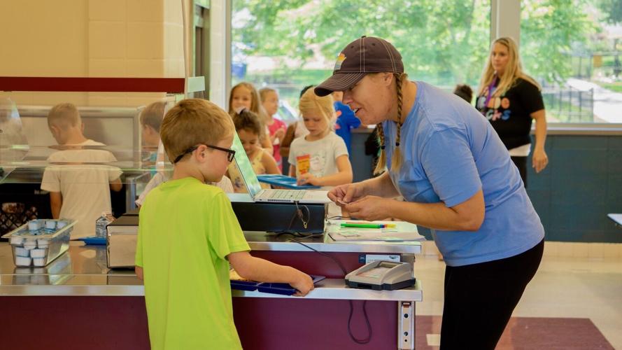 Monona Grove students return to school School hngnews com