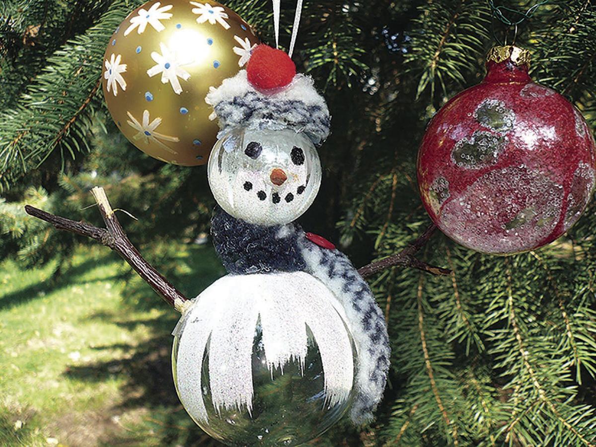Decorate Ornaments With Family Friends Community Hngnews Com