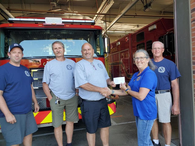 Cambridge Lions Club donates to Cambridge Community Radio station, News