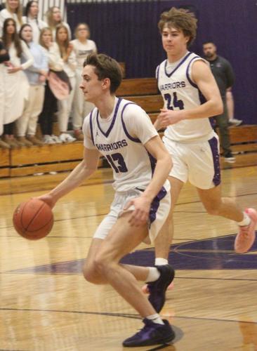 Waunakee boys’ basketball takes care of business in regionals, advances ...