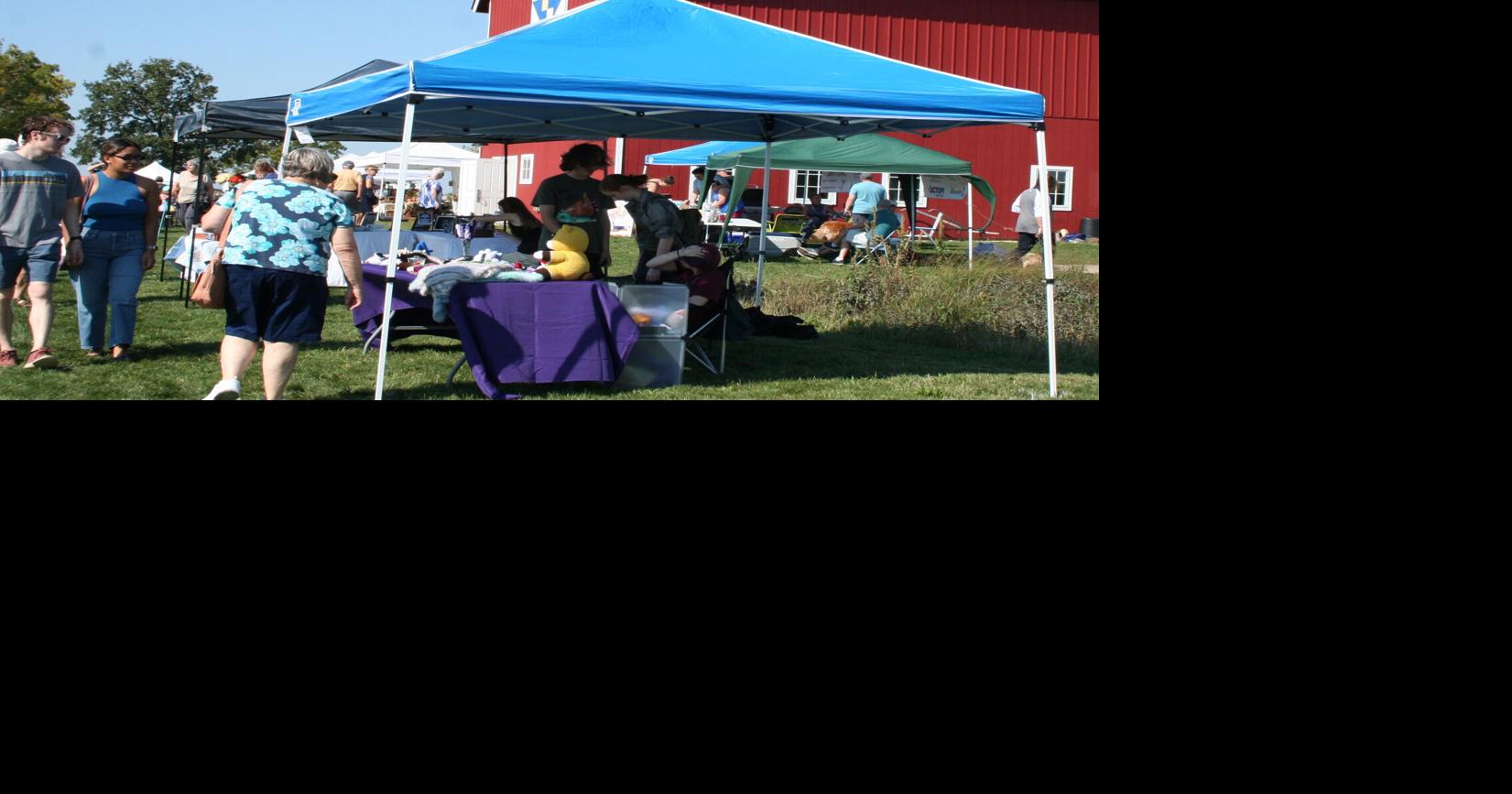 Waunakee Artisan Market draws art lovers Arts And Entertainment