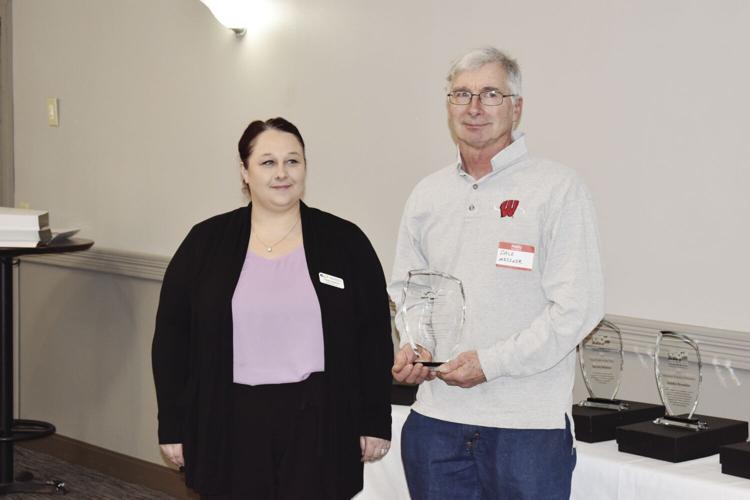 DeForest Chamber of Commerce celebrating DeForest, and helping DeForest