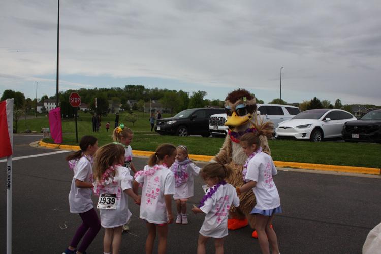 One Mother of a Run brings grass skirt runners to Lodi | News | hngnews.com