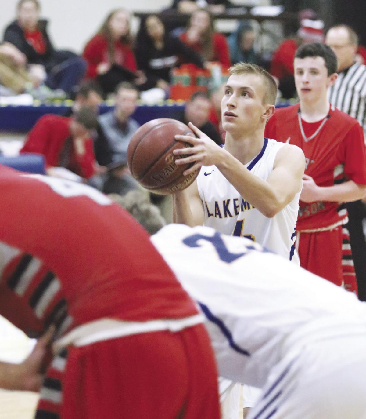 L Cat Boys Flatten Blackhawks Lake Mills Leader Hngnews Com