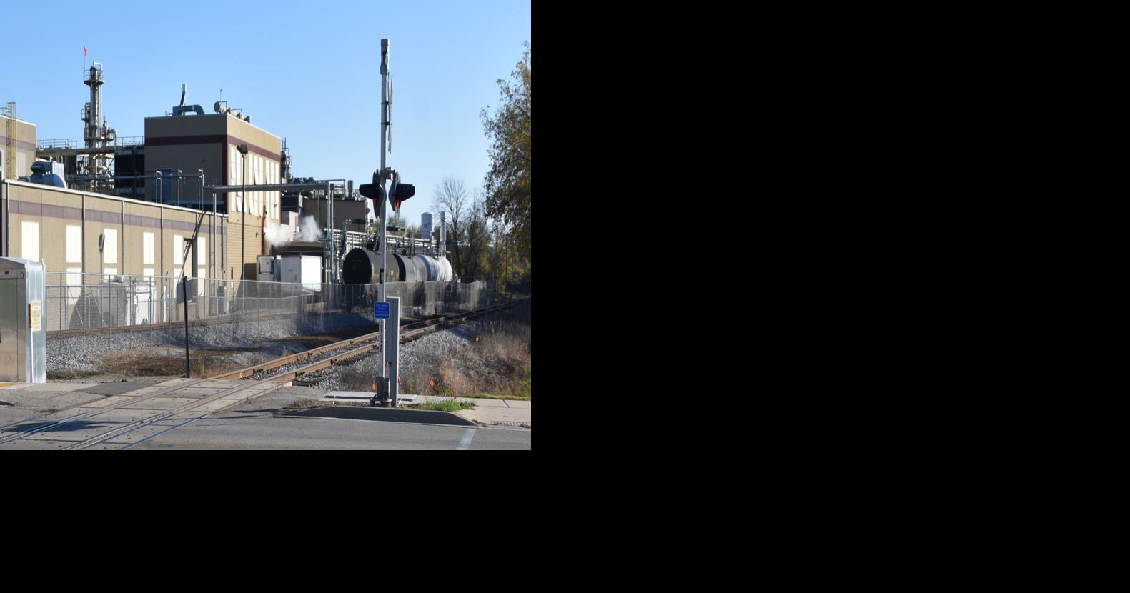 Hydrite Chemical Co. takes questions from community, Cottage Grove Village Board about emissions