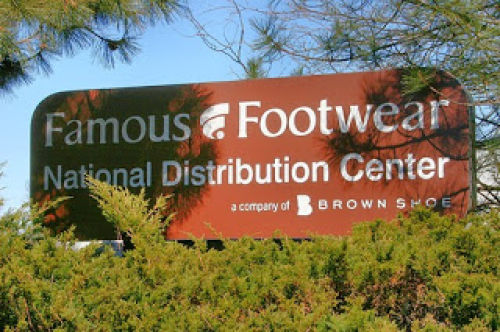 famous footwear distribution center