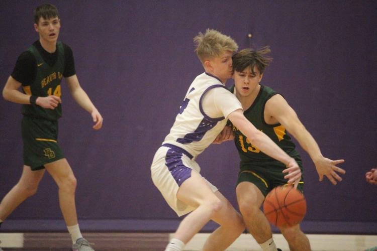 Ellickson, Selk lead Warriors past Beaver Dam | Sports | hngnews.com