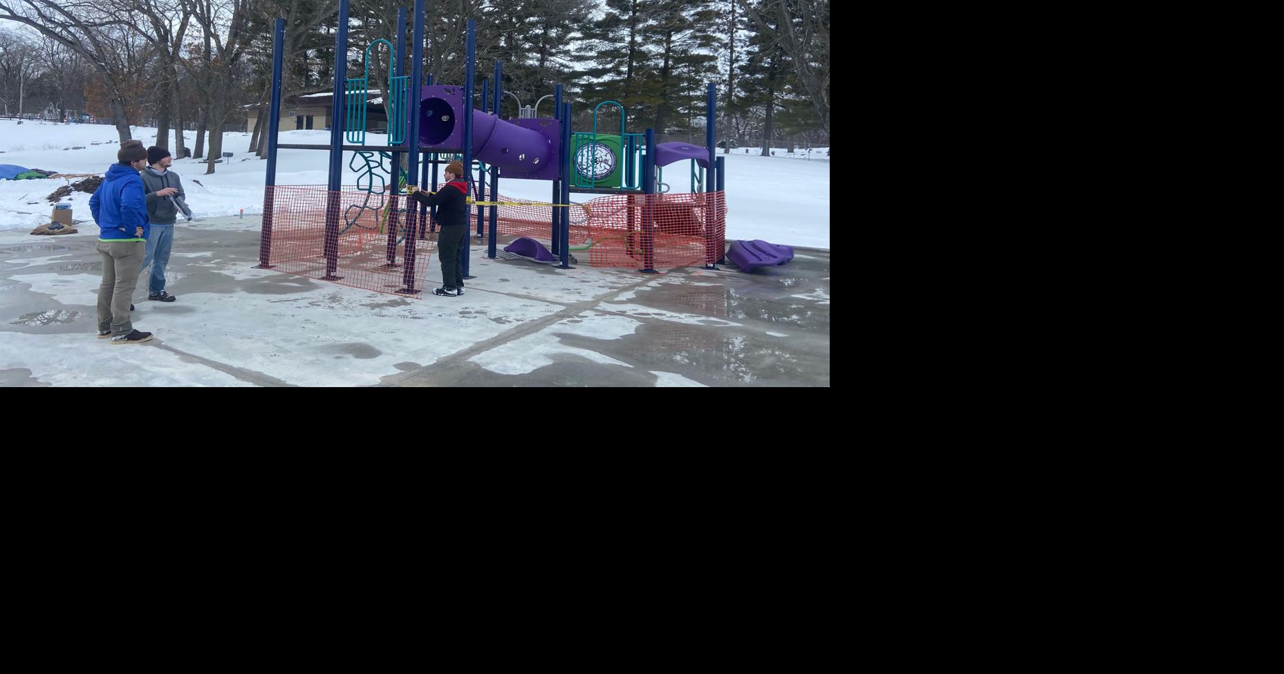 Ripley Park playground 4.jpg Cambridge News / Deerfield Independent