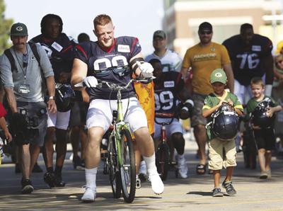 Watt Participates In Packers Tradition Breaks Bike Waterloo Marshall Courier Hngnews Com