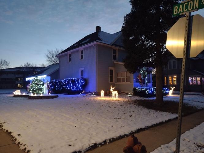Christmas decorations light up Waunakee Waunakee Tribune