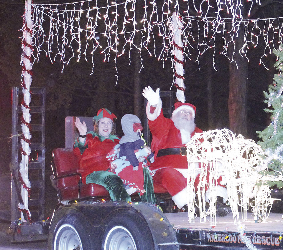 HERE COMES SANTA CLAUS TO THE WATERLOO/MARSHALL HOLIDAY PARADE