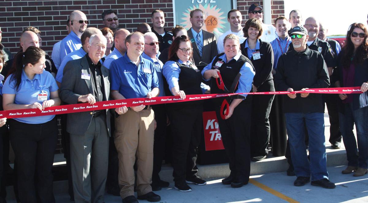 Deforest Kwik Trip Grand Opening Deforest Times Hngnews Com