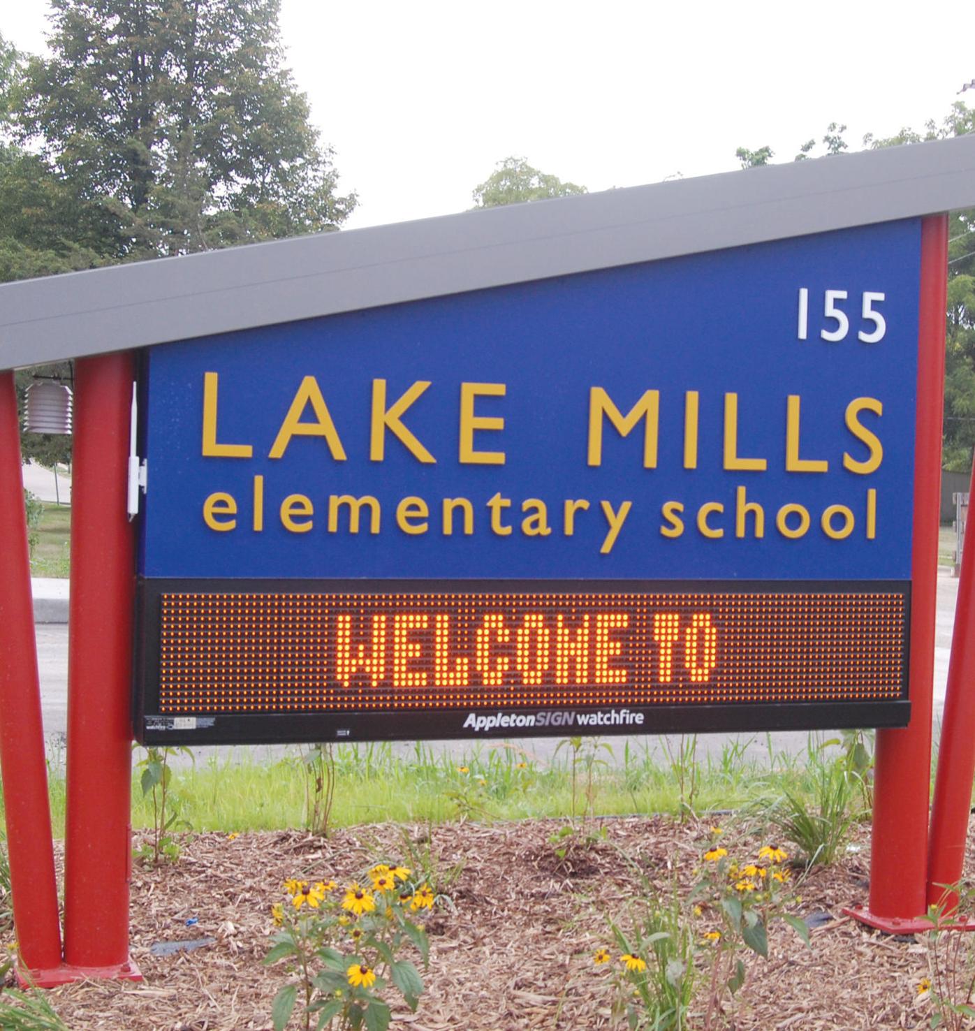 Lake Mills Elementary School Nears Opening School