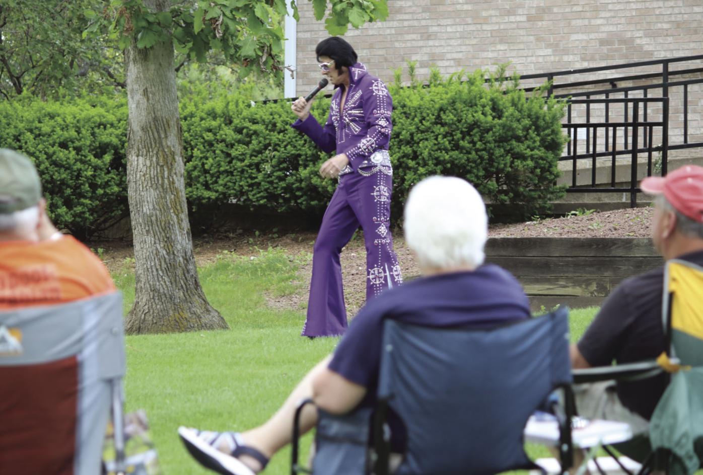 ELVIS 1.jpg