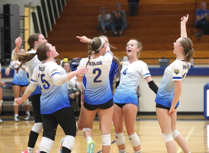 Volleyball Lake Mills tops Columbus, improves to 41 in conference