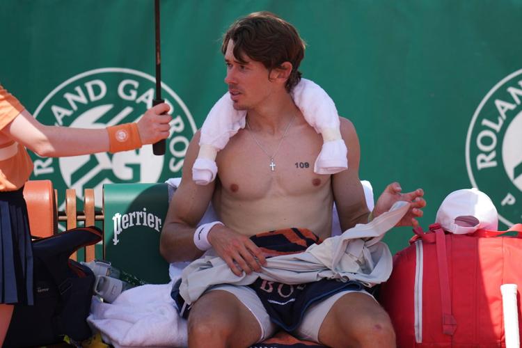 Heat wave at French Open impacts the clay courts and sends fans to sprinklers | National Sports | hngnews.com Heat wave at French Open impacts the clay courts and sends fans to sprinklers | National Sports | hngnews.com