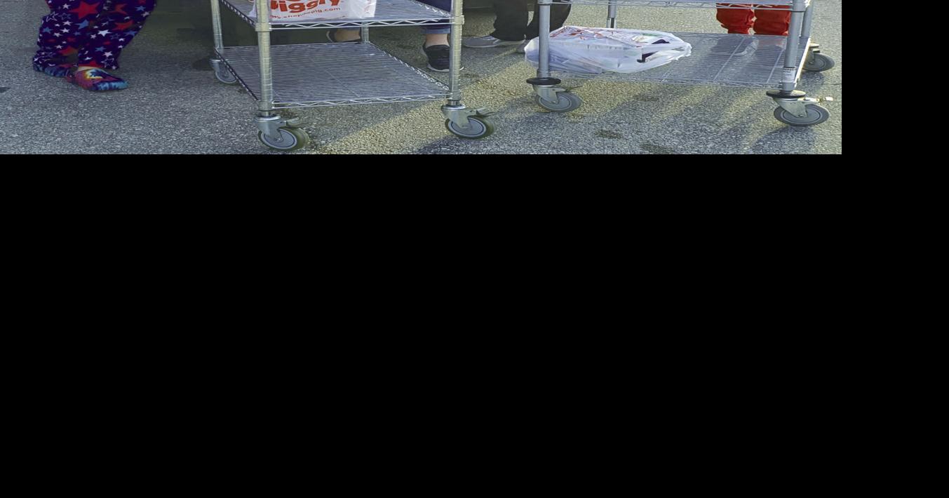 Police Department “Stuffs the Squad” for Food Pantry Local