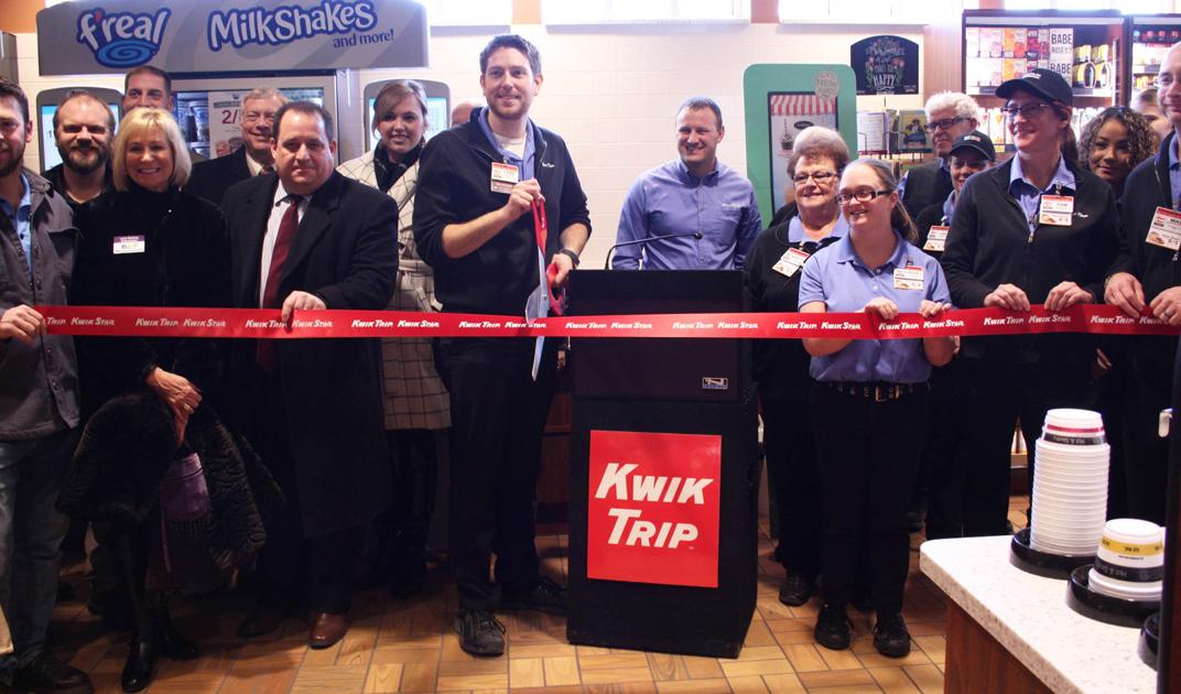 Second Deforest Kwik Trip Cuts Ribbon Deforest Times Hngnews Com