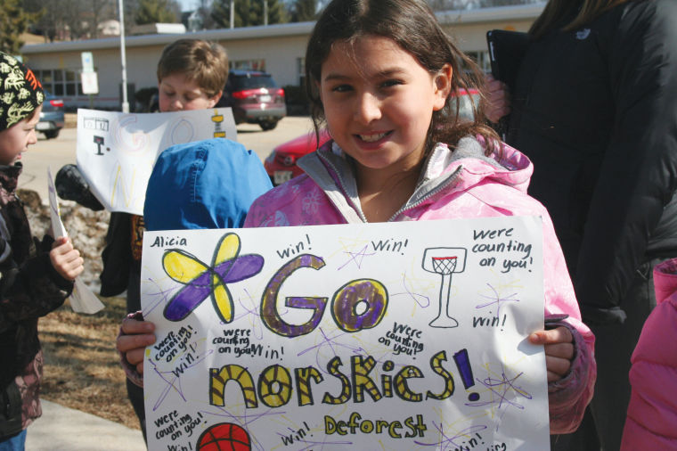 Lady Norskies visit Eagle Point Elementary School