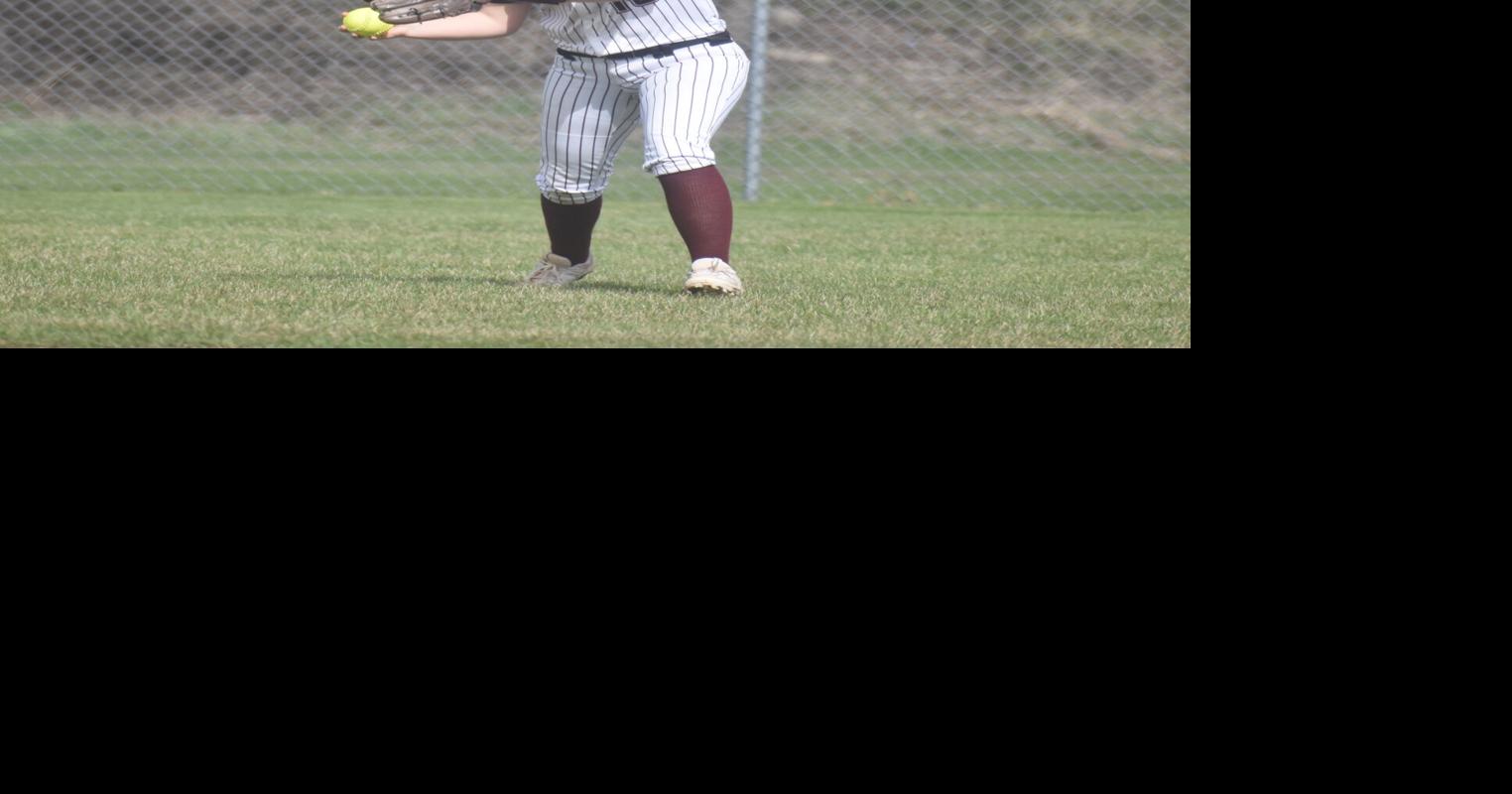 Deerfield softball looking to defend conference title as majority of
