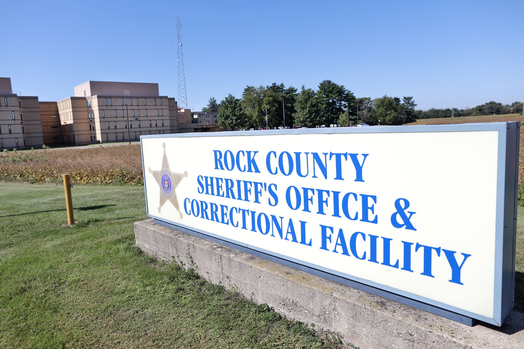 Medical examiner names jail inmate who died; no cause yet given | Local ...