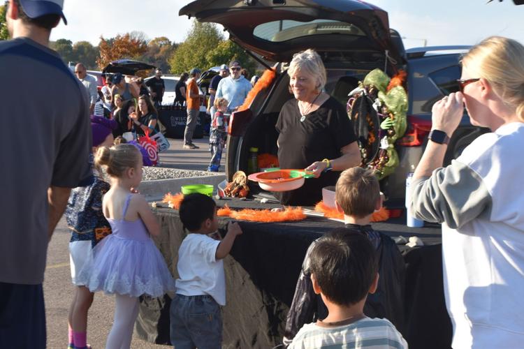 Cottage Grove Trunk or Treat brings community organizations and kids ...