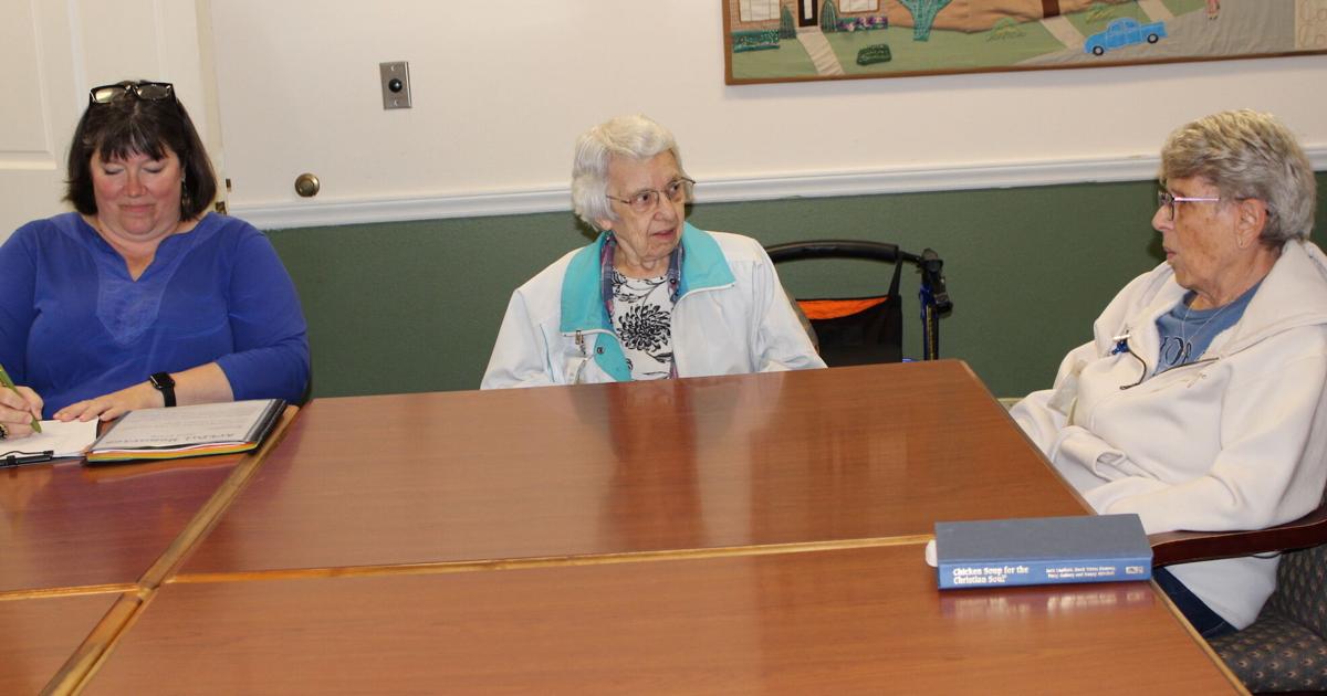 Sun Prairie arts program preserves older adults' memories