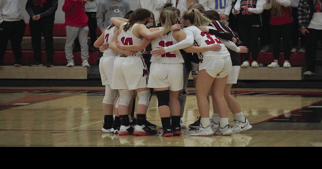 Cardinals win regional opener | Waterloo / Marshall Courier | hngnews.com