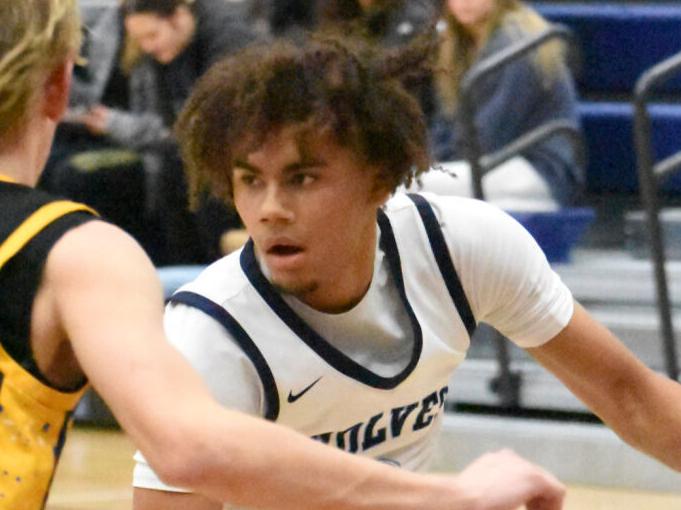 Sun Prairie West's Tavian Crawford commits to Lewis University