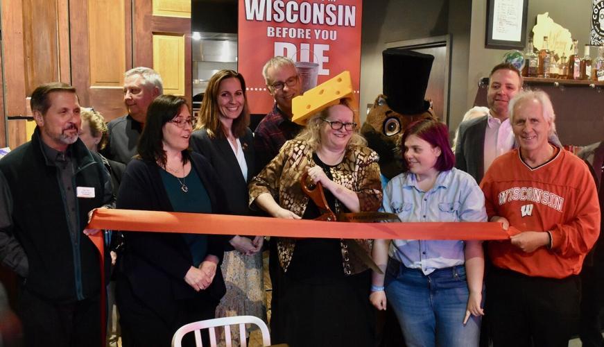 Salvatore’s hosts Traveling Cheesehead book launch, fundraiser