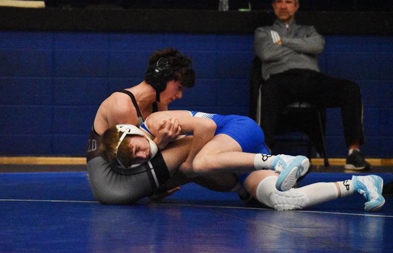 Cambridge wrestling defeats Deerfield wrestling | Sports | hngnews.com