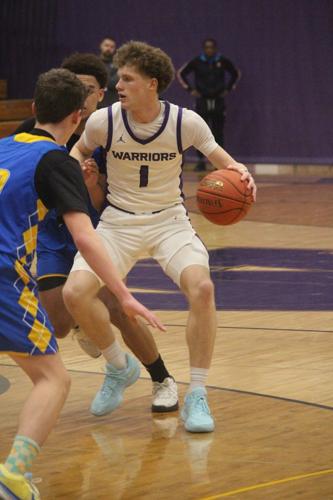 Waunakee boys’ basketball takes care of business in regionals, advances ...