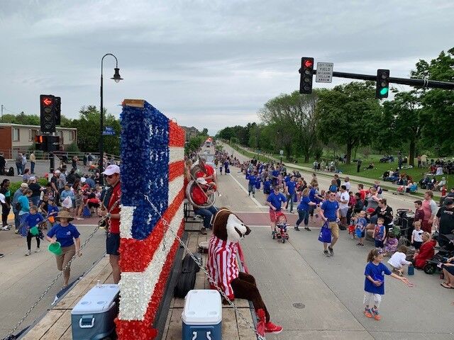 Mcfarland 2022 Christmas Parade Monona And Mcfarland Memorial Day Parades Return After Covid-19 | Local |  Hngnews.com