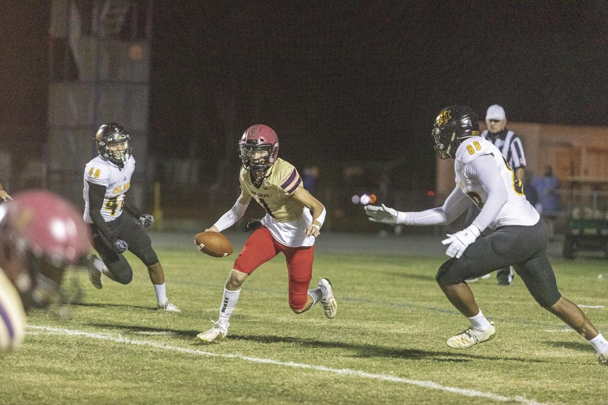 112020MEL football1.jpg