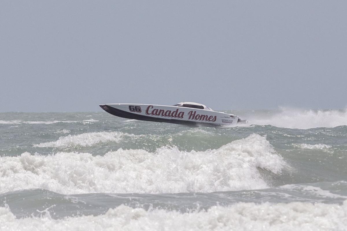 060421BREV thunder3.jpg