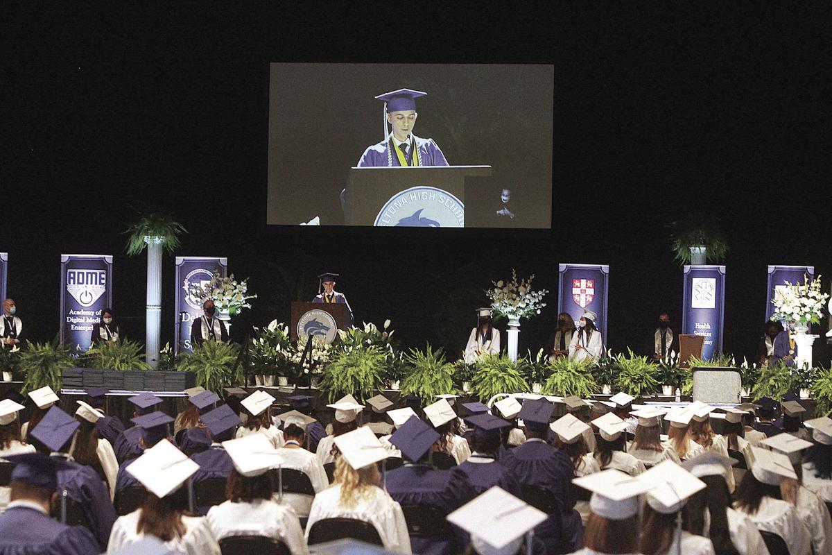 Deltona High School S Graduation Ceremony Photos Videos Hometownnewsvolusia Com