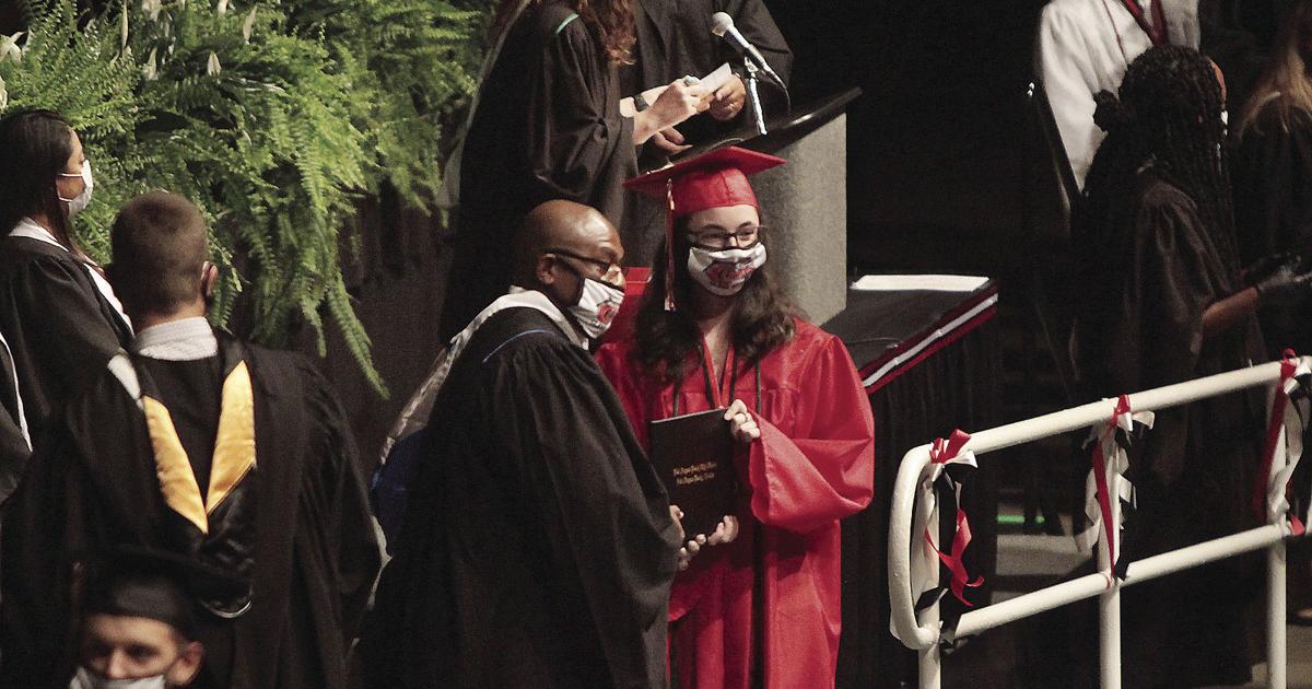 New Smyrna Beach High School S Graduation Ceremony Photos Videos Hometownnewsvolusia Com New Smyrna Beach High School S Graduation Ceremony Photos Videos Hometownnewsvolusia Com
