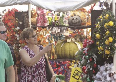 Craft Fair On Display In Downtown Deland Arts Entertainment Hometownnewsvolusia Com