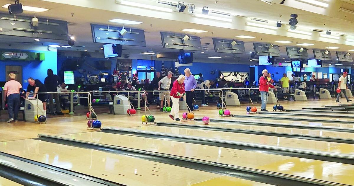 Blind bowling league gathers, supports community