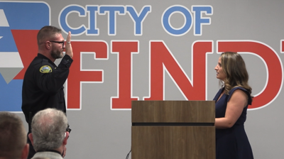 Findlay swears in Justin Hendren as new police chief